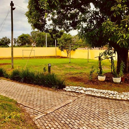 Вилла Chacara Charmosa Com Piscina, Campo De Futebol Гуаратингета Экстерьер фото