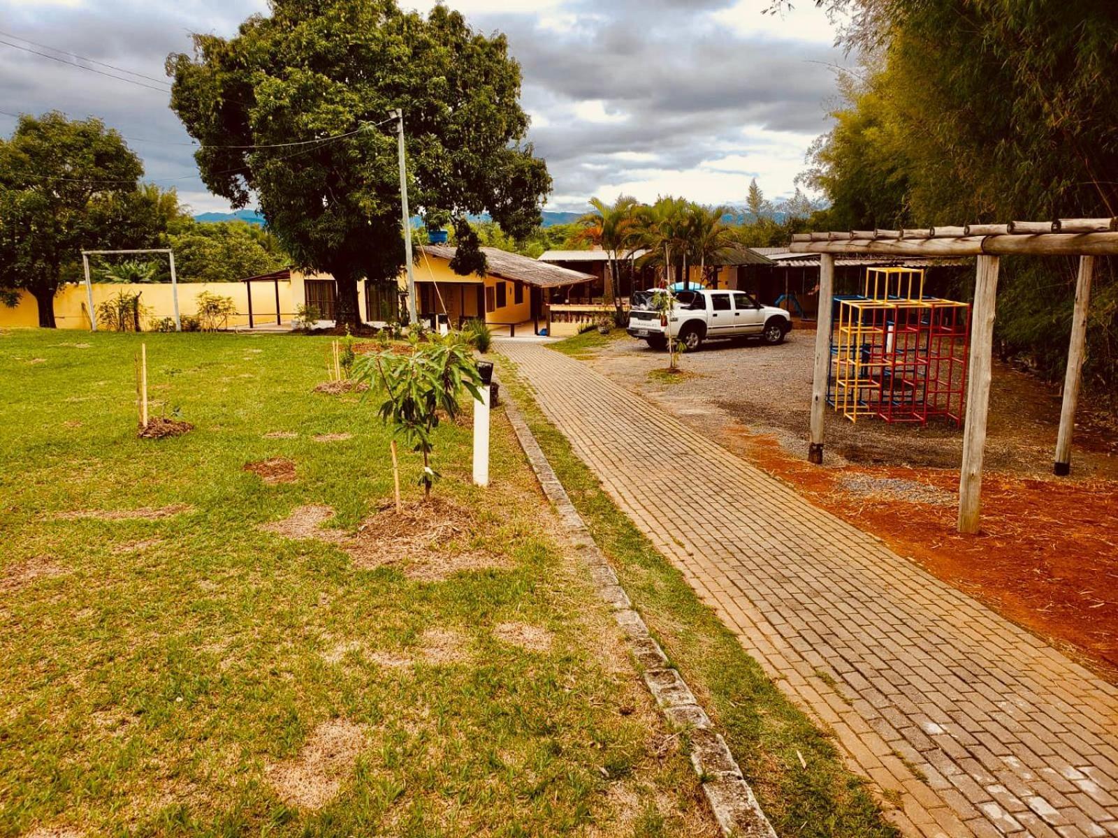 Вилла Chacara Charmosa Com Piscina, Campo De Futebol Гуаратингета Экстерьер фото