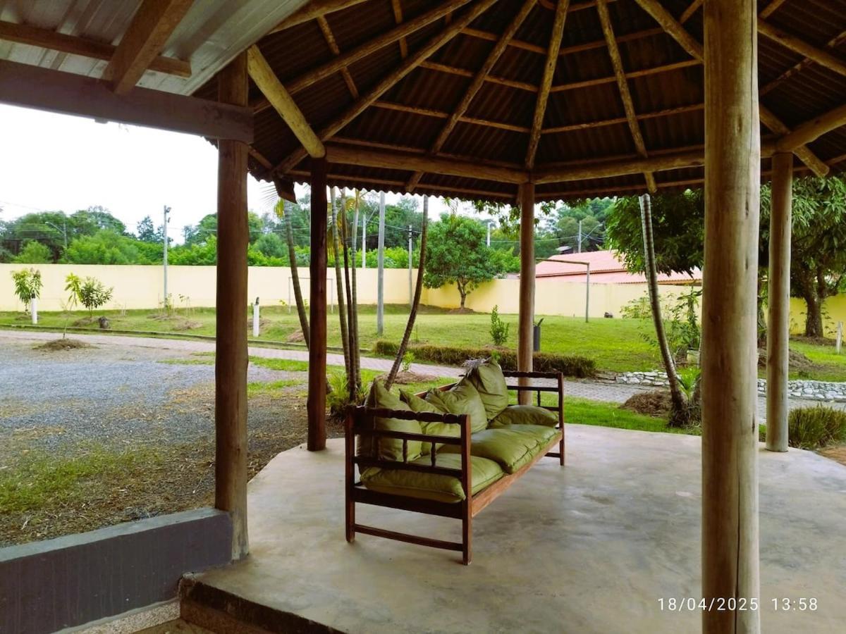 Вилла Chacara Charmosa Com Piscina, Campo De Futebol Гуаратингета Экстерьер фото